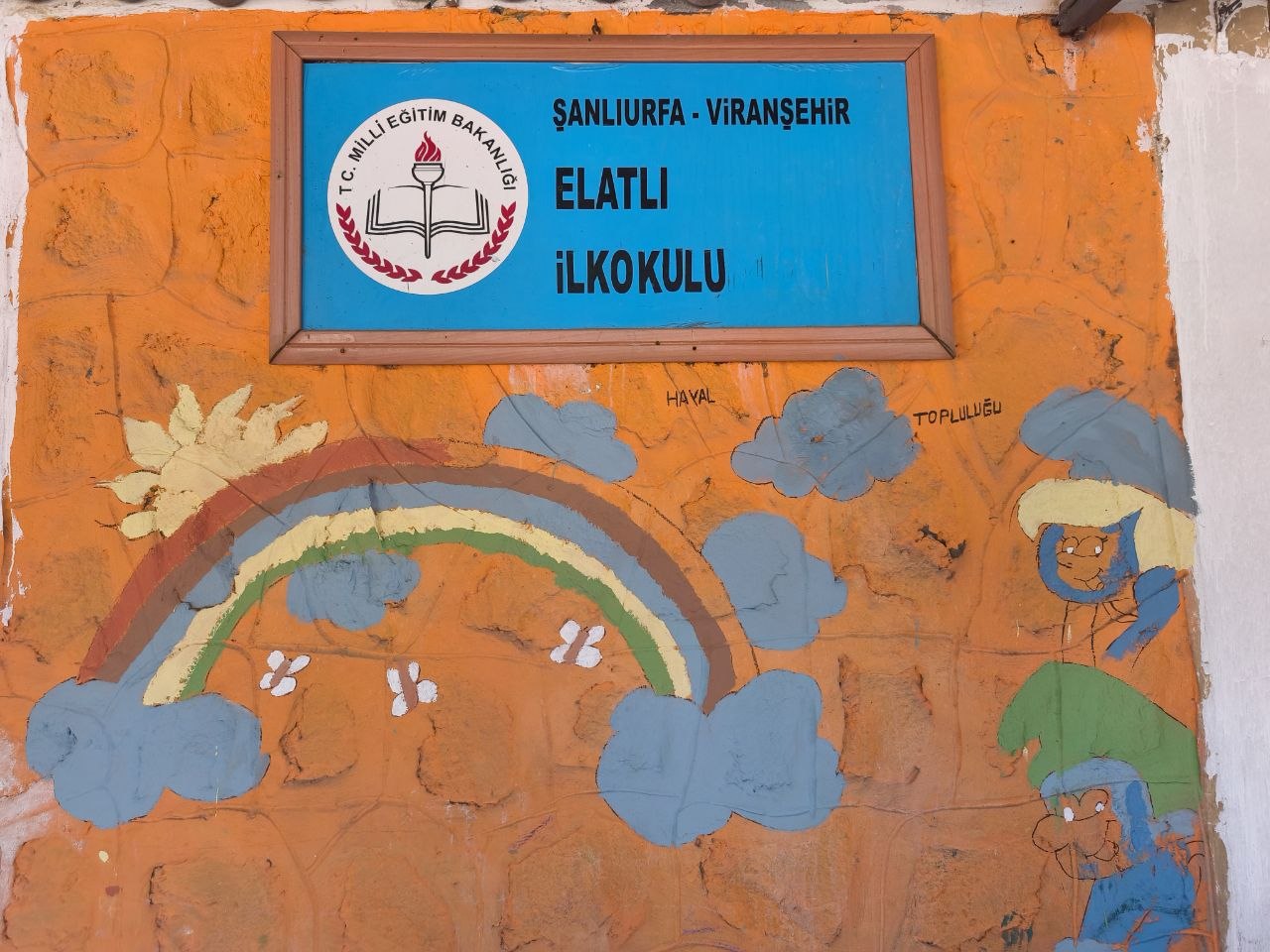 Sınıf Öğretmenliği ve Hayal Kulübü Öğrencilerinden Elatlı İlkokuluna Anlamlı Destek